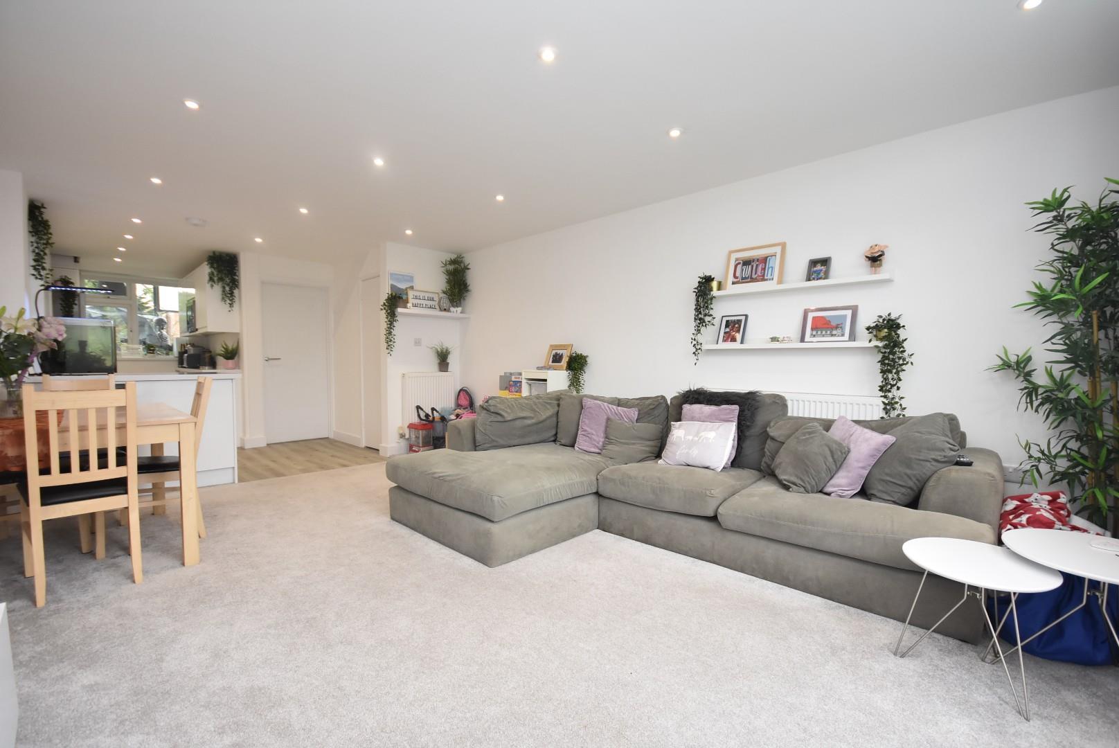 8 St. Nicholas House, Bradford Place, Penarth, CF64 1AL